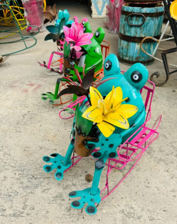 Frog with rocker chair - Image 2