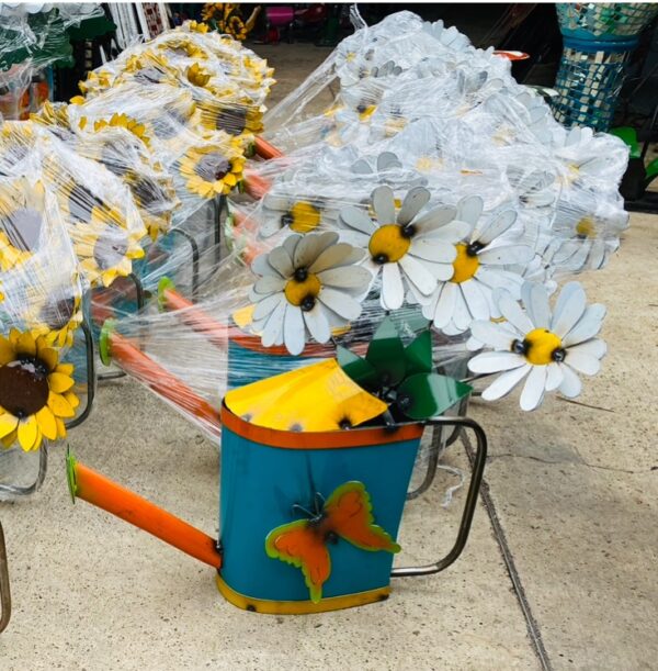 4 Daisy Watering Bucket