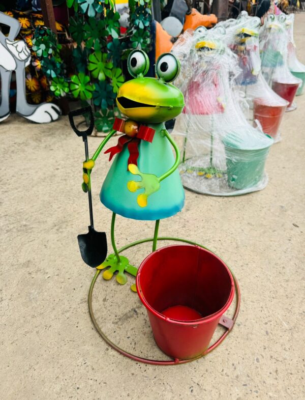 Frog with shovel & bucket