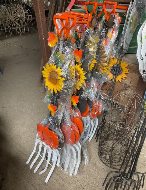 Sunflower & pumpkin rake