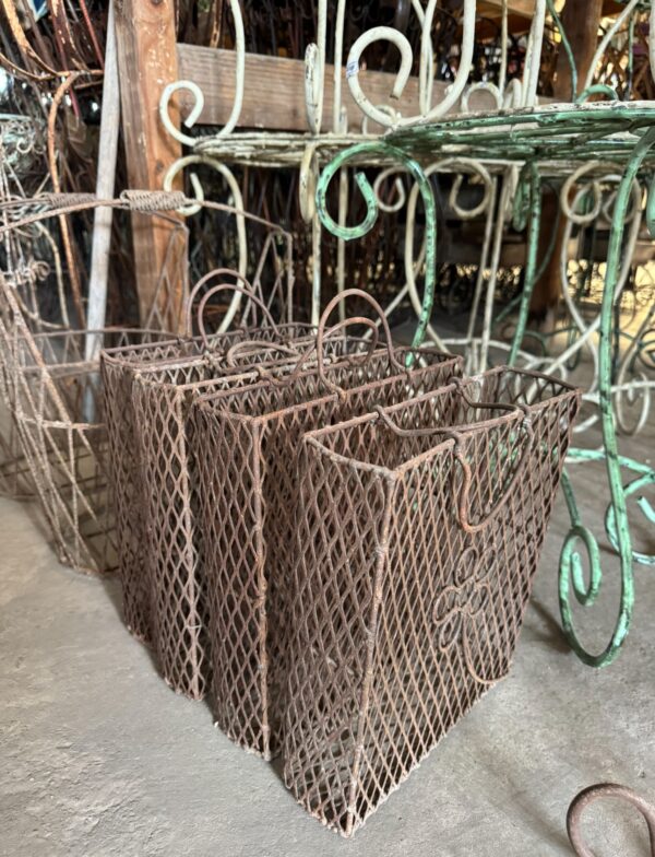 Magazine frame rack