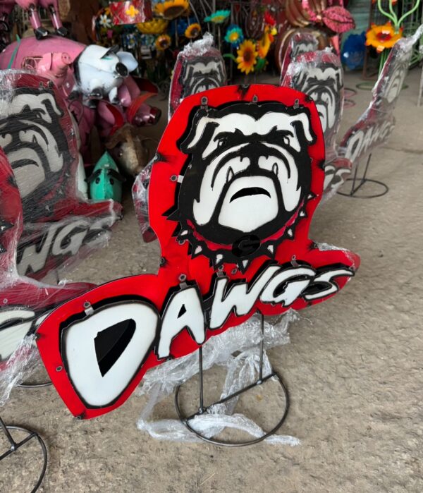 Bull Dawgs. Ring base.