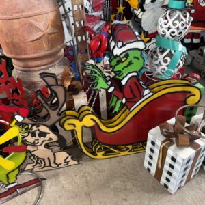 Grinch Sleigh with Max on Chain